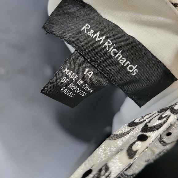 R & M Richards Size 14 Black and White Floral Dress - Picture 2 of 7